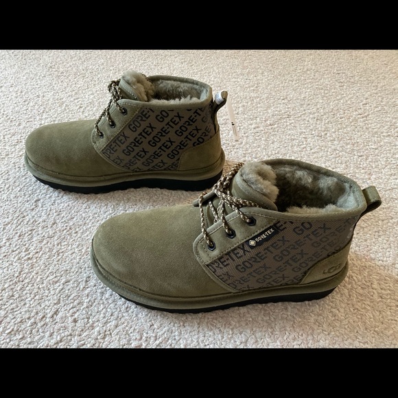NWOB Mens Size 8 Neumel Gore-Tex Suede Lace-Up Chukka Boot Ugg Green 3236